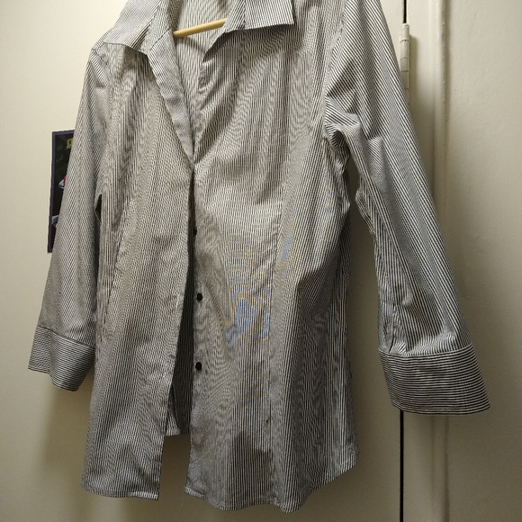 Dress shirt - Picture 3 of 5